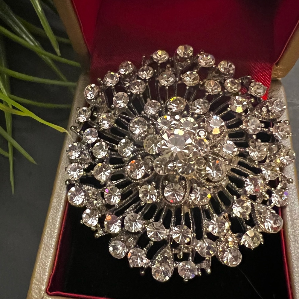 2 in 1 Vintage Dazzling Round Crystal Brooch Pin or Pendant